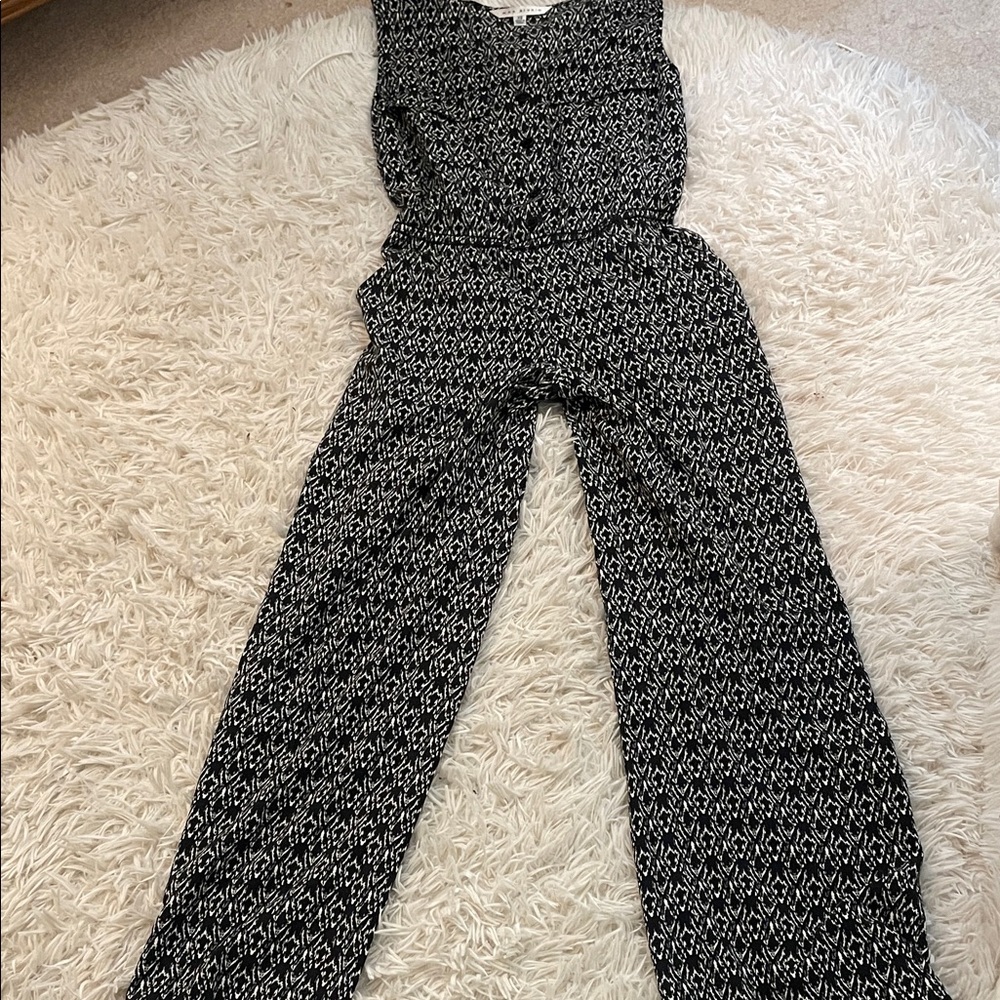 Max Studio Black and White Patterned Jumpsuit Size XS, PTP 18, Waist 14-15, L 54